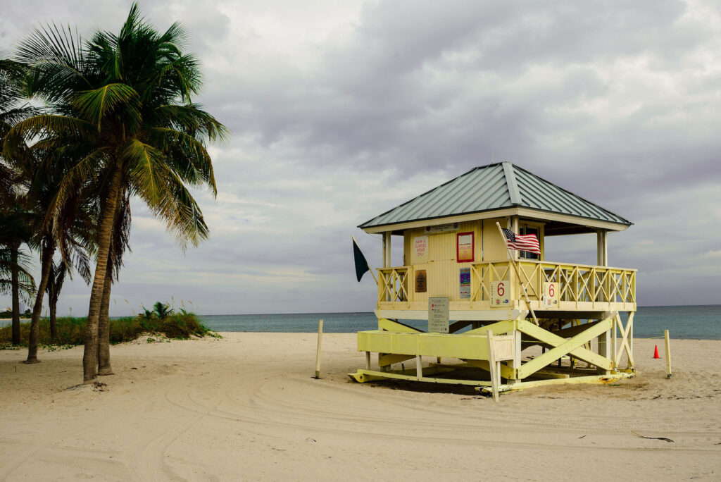 Life Guard Post, yellow - Miami Beach Area